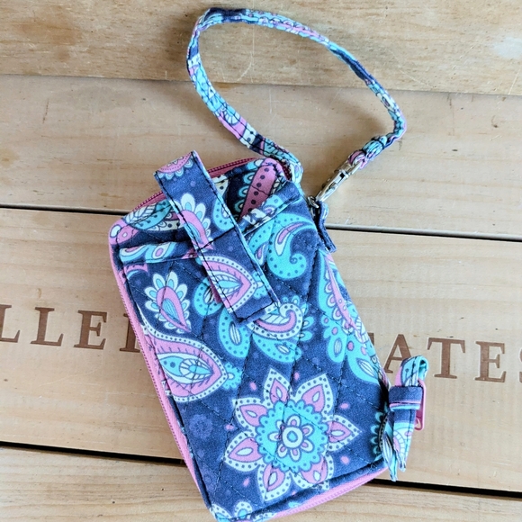 Accessories - 🔴 SOLD 3/$10 Quilted Wristlet Wallet/Phone Case